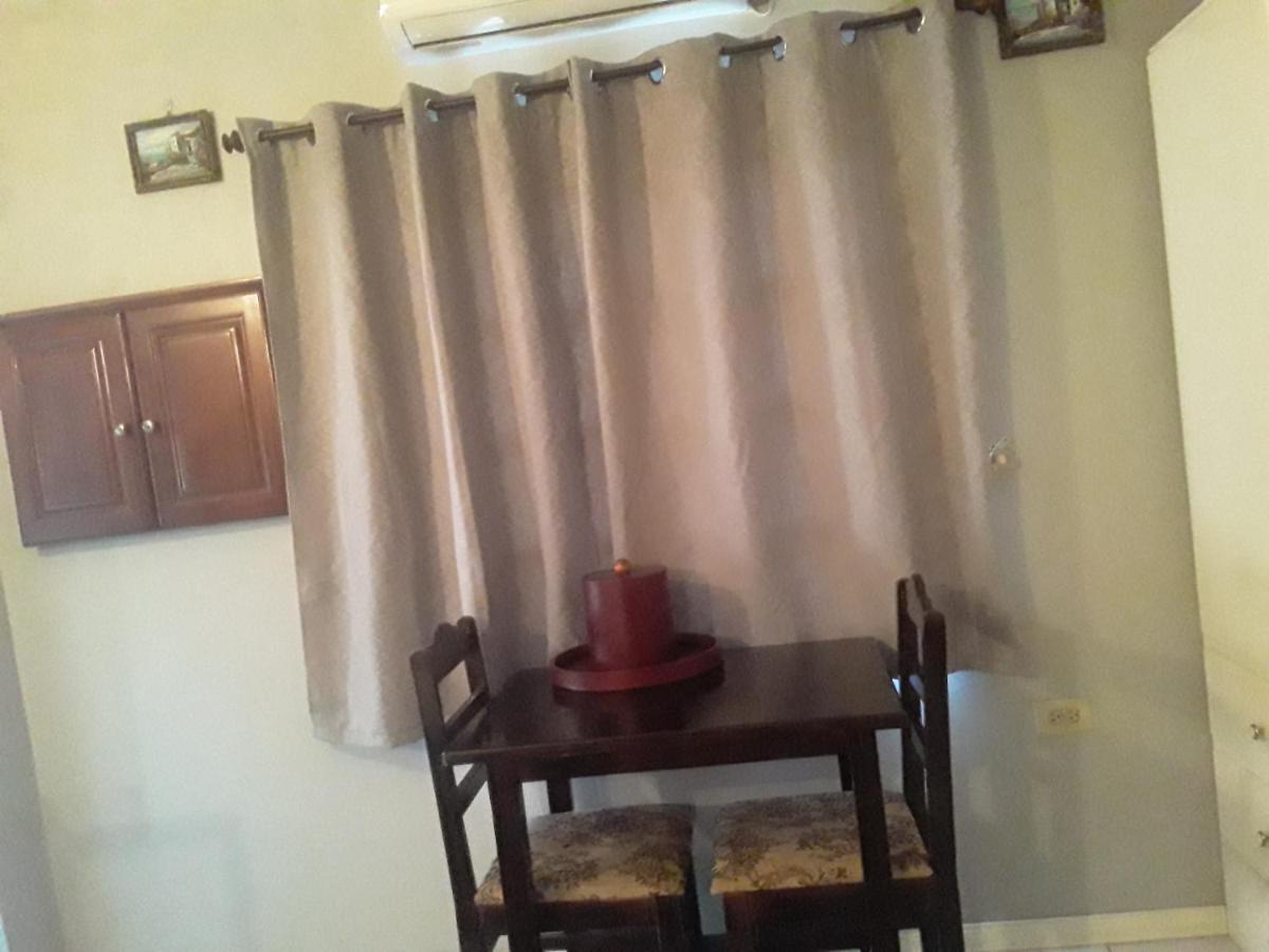 Derick'S Inn Piarco Dış mekan fotoğraf